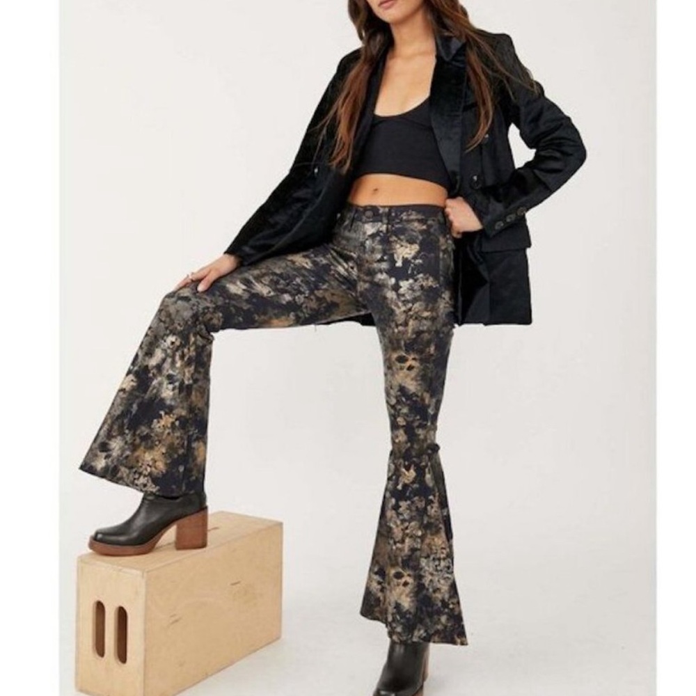 Free People Inferno Flare Bronze Abstract Floral Black Multi Jeans
